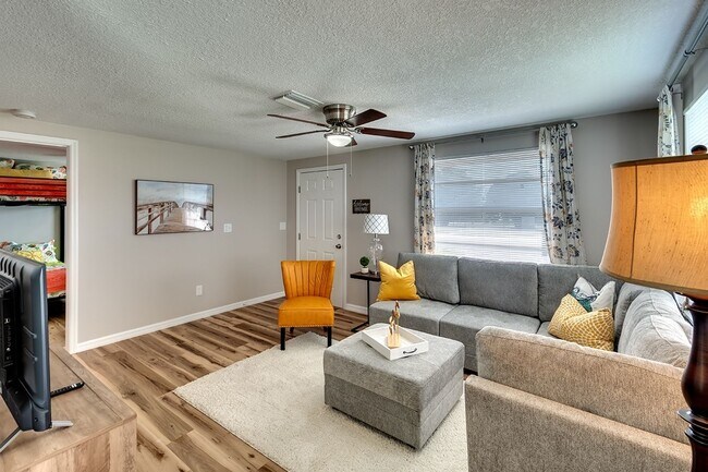 Photo - MAVEs VACA 6434-6436 5th St W. Bradenton 34207 Unit 6436