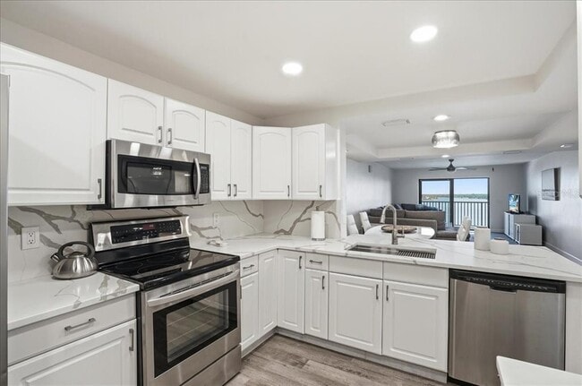 Photo - 7300 Sun Island Dr S Unit 905