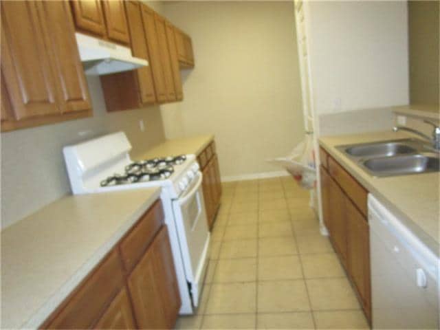 Building Photo - 107 W Nazro St Rental