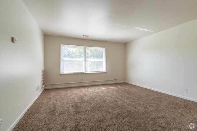 2BR, 1BA - 750SF - Living Room - Grand Pointe