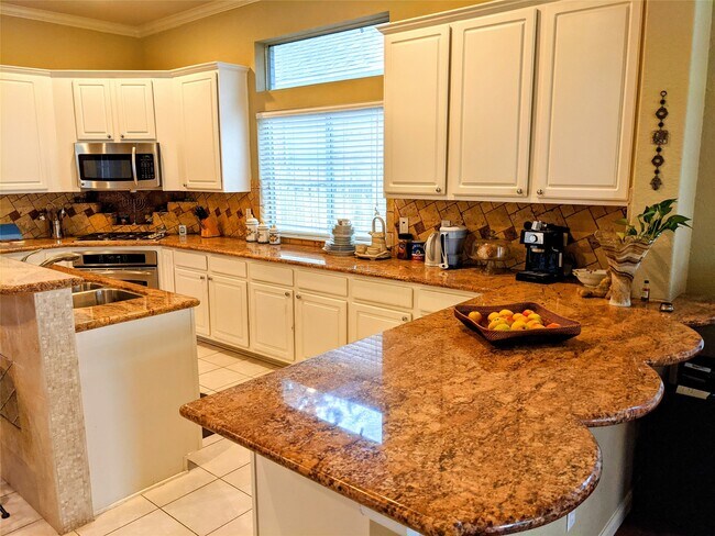 Photo - 10114 Crescent Bluff Ln