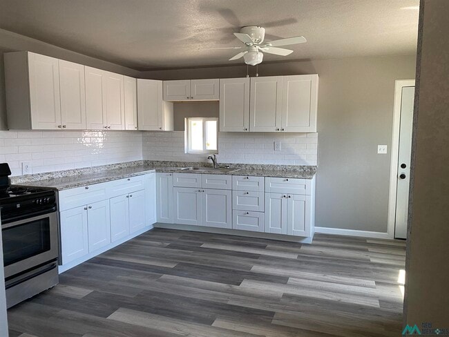 Photo - 1002 W Ray Ave