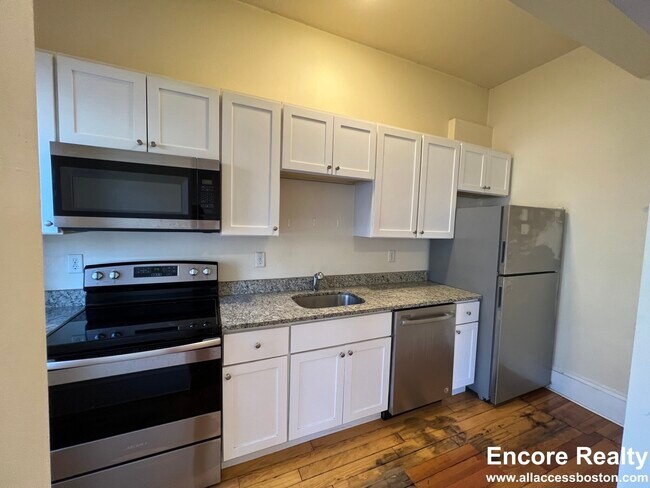 Photo - 1463 Beacon St Unit 11