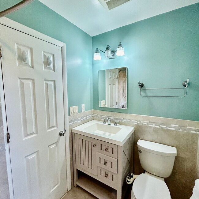 17 Pilgrim Ct Unit 2
