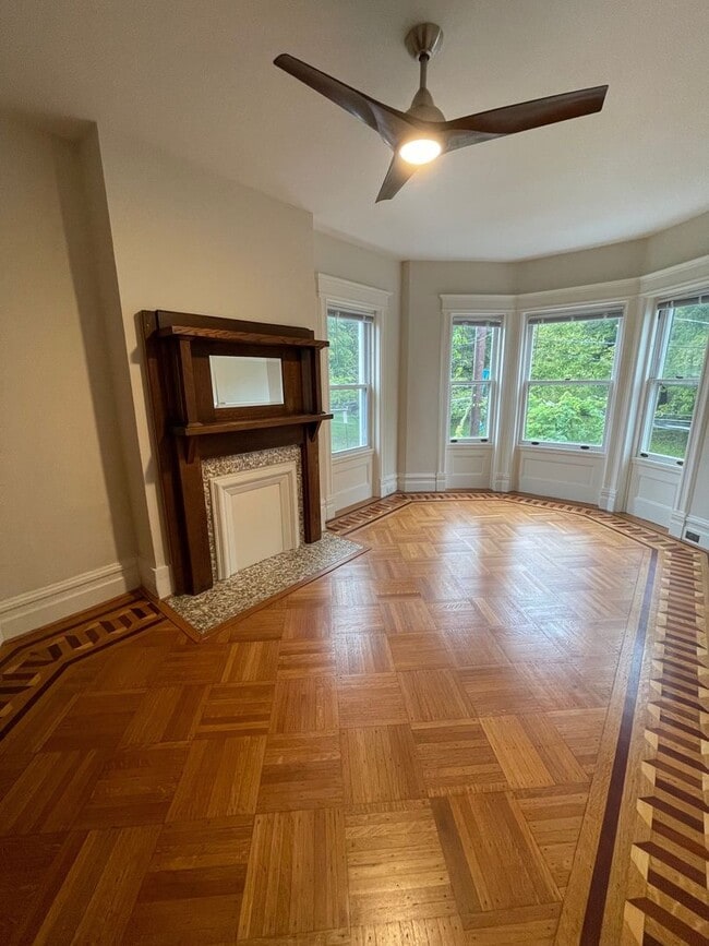 Building Photo - Renovated 3 Bedroom 2 Bathroom House Across From The Park