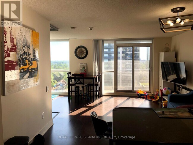 Photo - 23 Sheppard Ave E Unité 1711