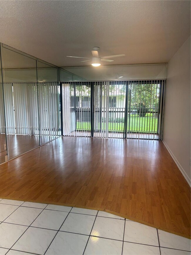 Photo - 5981 Washington St Unidad 215