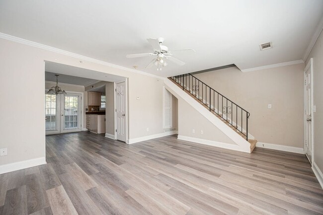 Photo - 31 Villa Ct SE