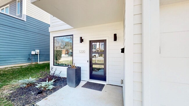 Photo - 1220 Lomax Ave