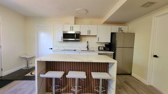 Photo - 548 Taylor St