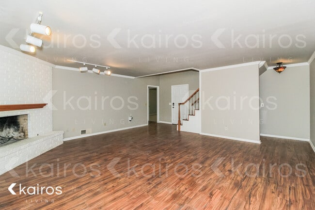 Photo - 5500 Winslow St