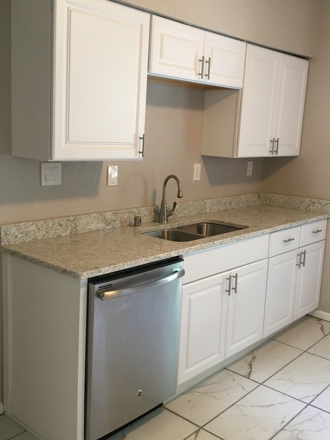 Photo - 3348 S Illinois Ave