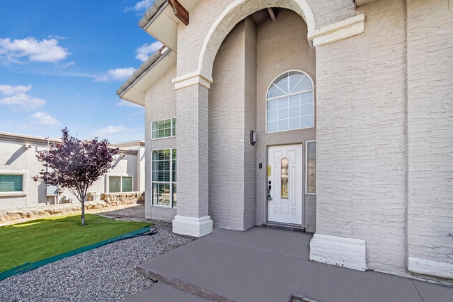 Photo - 908 Los Pinos Way