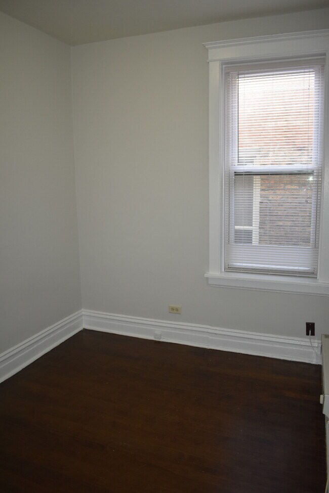 Photo - 1606 W Nelson St Unit 2