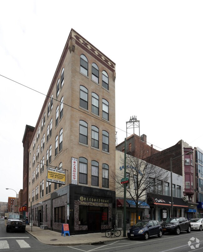 Photo - 217 N 11th St Apartments