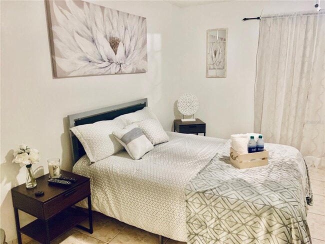 Building Photo - 3216 Feather Ln