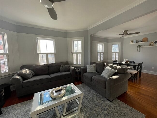 Photo - 472 E 8th St Unit 2