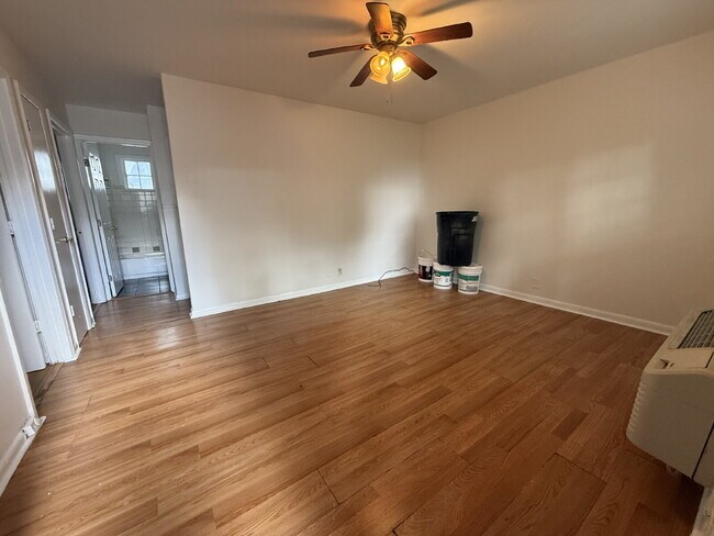 Refershed 2 bedroom unit near Meharry/Fisk