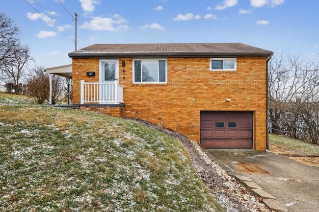 Building Photo - 616 Lane Way