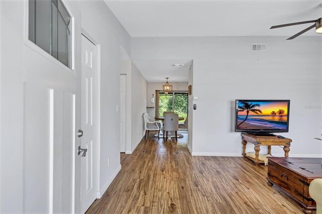 Photo - 504 7th St SE