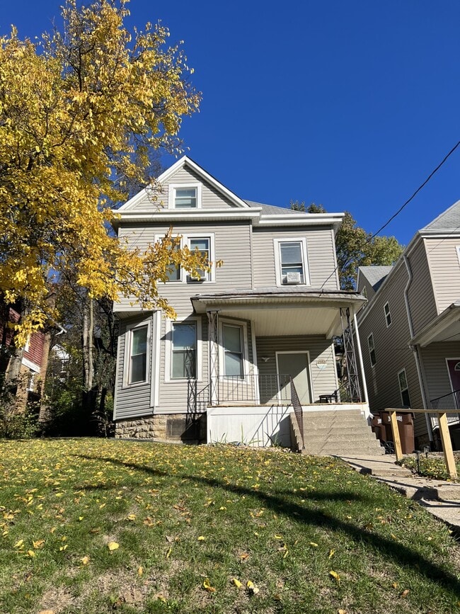 Building Photo - 2372 Harper Ave Unit 2