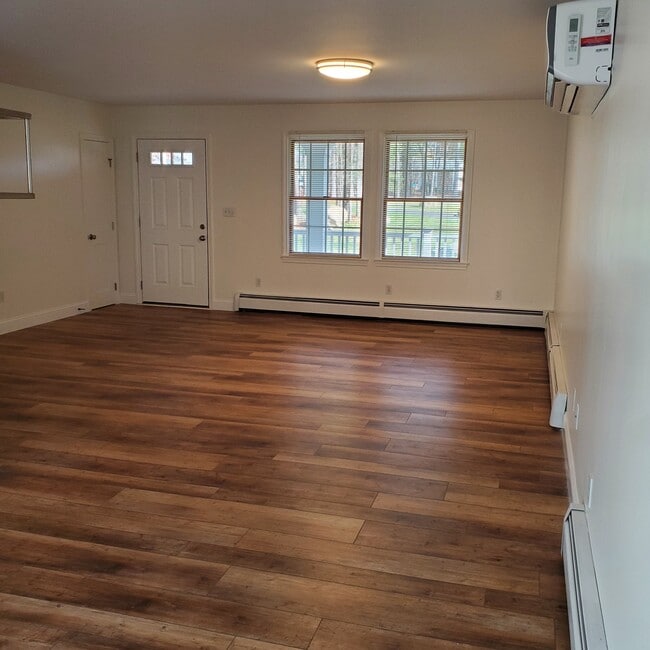 Photo - 396 Forest St