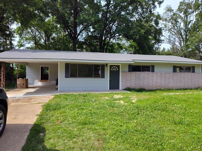 Photo - 112 Reynolds St House