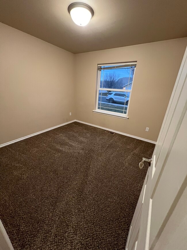 Photo - 1002 S 89th Ave