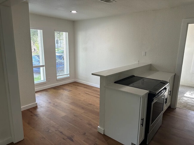 Photo - Room in House on Rockridge Dr