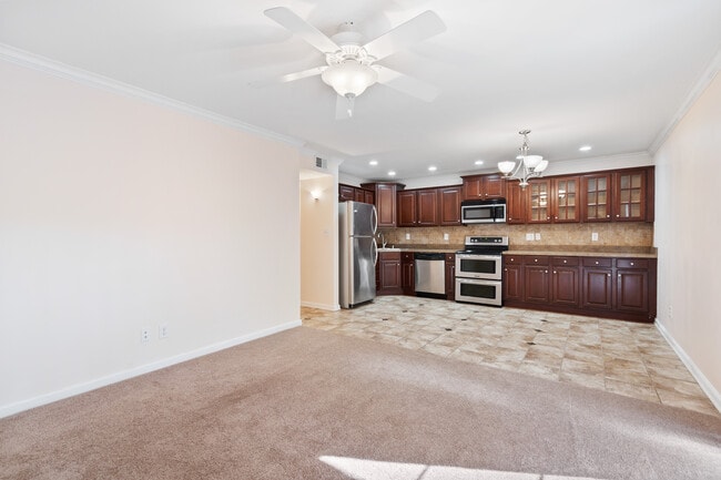 Foto principal - 747 N Hite Ave Unidad #1