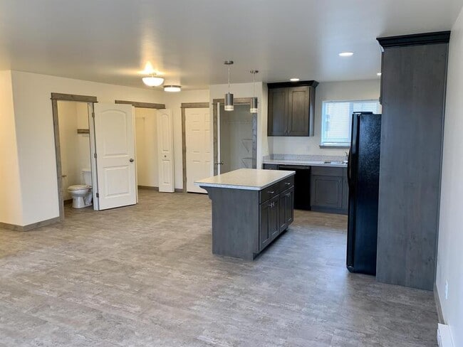 Photo - 851 Gibbon St