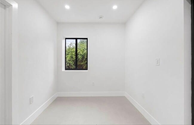 Photo - 417 NW 81st St