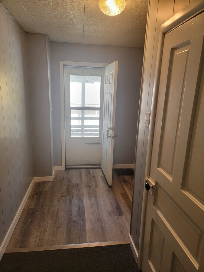 Photo - 1318 E Main St