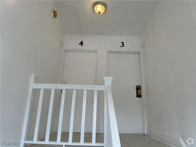 Building Photo - 740 Fern St Unit 4 Rental
