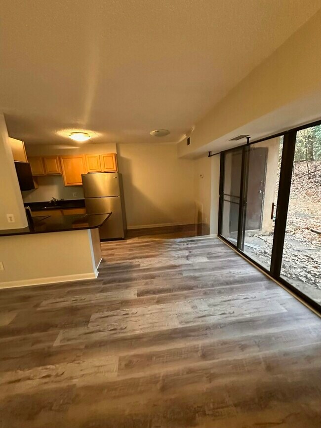 Photo - 2204 Castle Rock Square