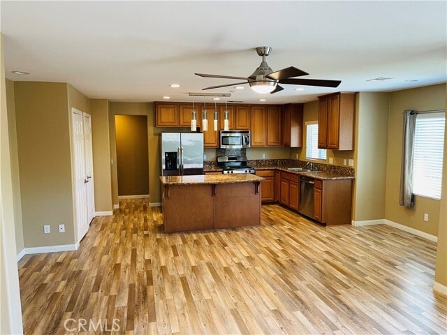 Photo - 1351 Isabella Way