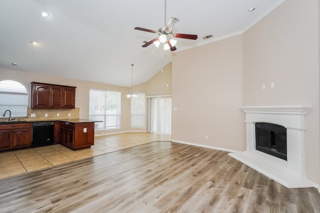 Photo - 6137 Kristen Dr