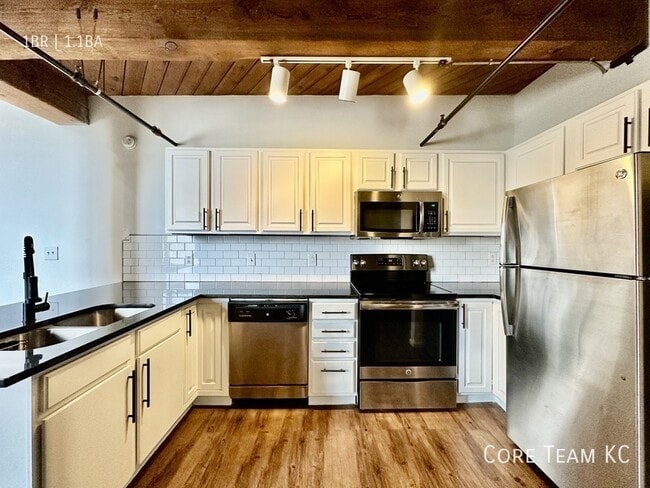 Photo - 202 W 5th St Unit 111