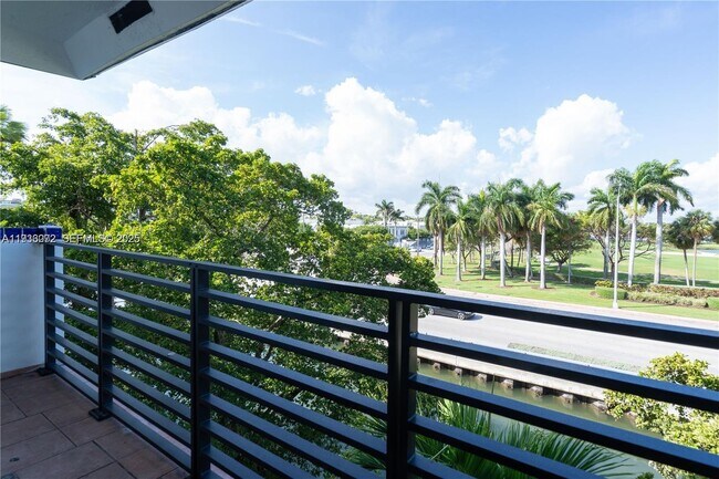 Photo - 1840 Jefferson Ave Unit 302