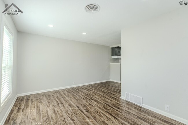 Photo - 516 W Magnolia Ave