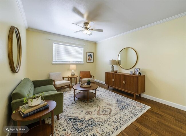 Building Photo - 803 W 28th St Unit 206