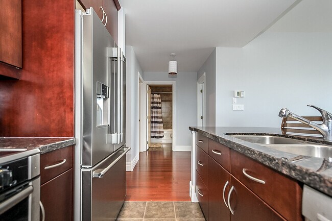 Photo - 550 Mariners Way