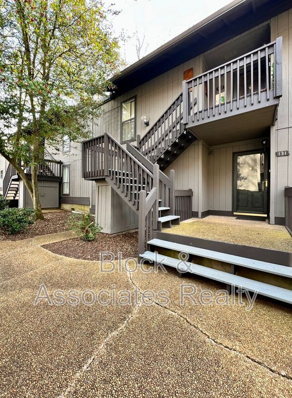 Photo - 131 Cedar Cove Ln