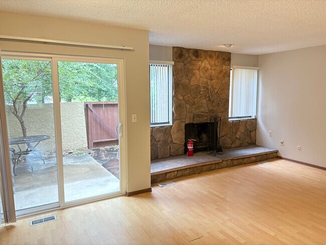 2643 Grapewood Ln