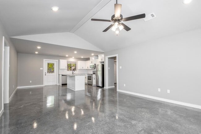 Photo - 106 Hemlock Ave