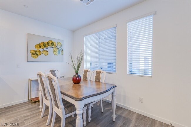 Photo - 145 Aqua Cmns