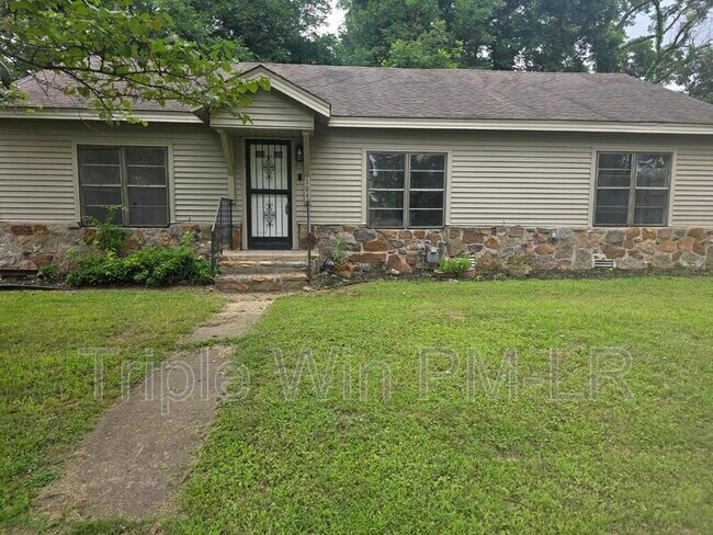 Photo - 104 E Georgia St