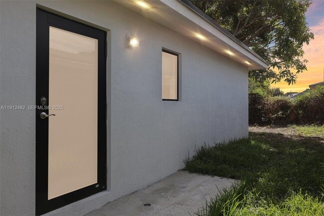 Building Photo - 17003 SW 107th Pl Unit 2