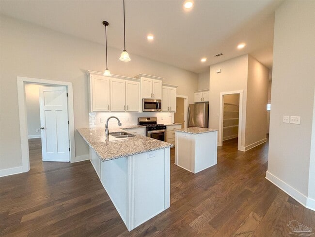Photo - 5841 Winifred Ave