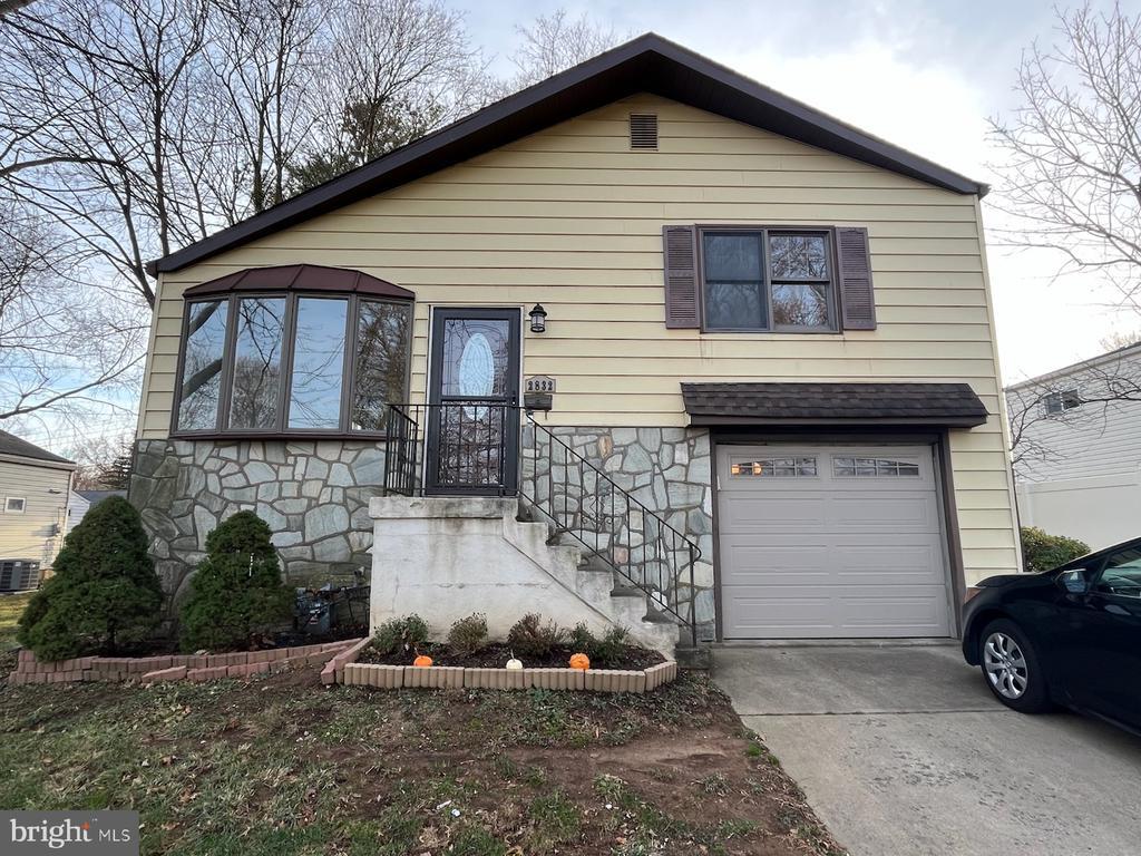 Photo - 2832 Jefferson Ave